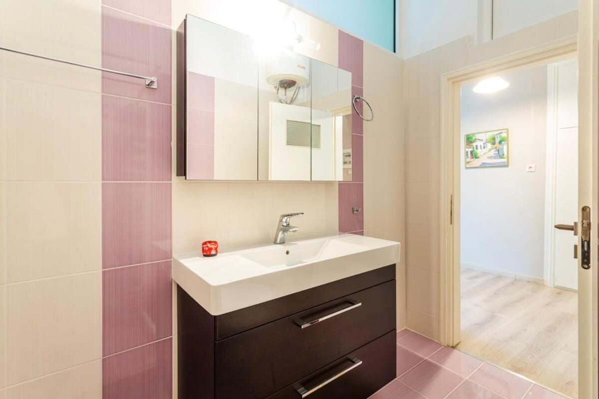 Kalamata Rose Nest - Urban Comfy Escape Dış mekan fotoğraf